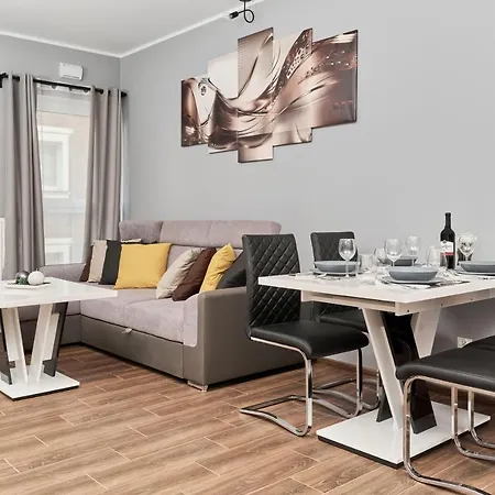 Apartments Wroclaw Jana Pawla II With Free Parking Wroclaw By Noclegi Renters Esterno foto